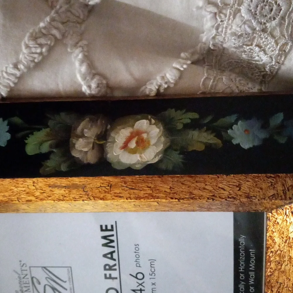 Special Moments Hand Painted Floral Picture Frames w/Velvet Back 4x6 Set of 2